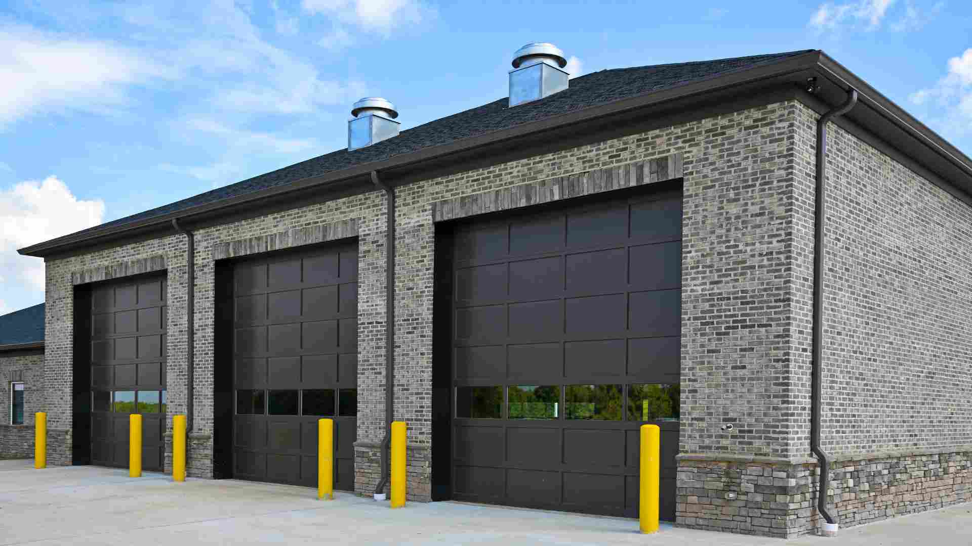 How To Maintain A Commercial Garage Door